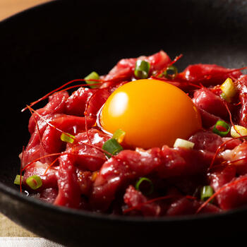 ふじ馬さしユッケ堪能セット