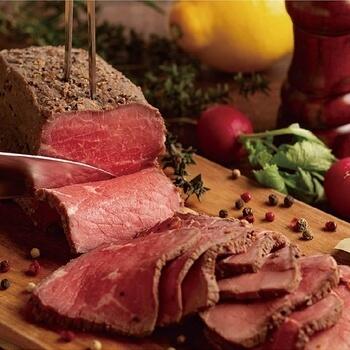 ローストビーフ（350g）と特製ガーリックペッパーソース