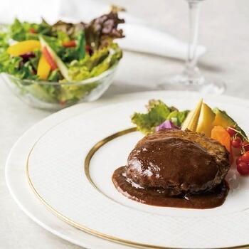 黒トリュフソースハンバーグ（8個）