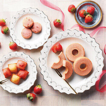 あまおう苺バウムクーヘン&プチフィナンシェギフトボックス FAO-15R