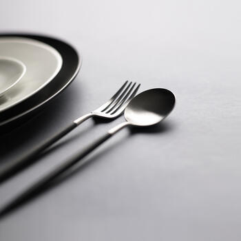 【専用紙袋付】Cutipol（クチポール） ゴア ブラック×シルバー テーブルギフトセット（4本）