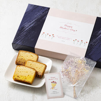 【母の日限定】果実と楽しむしっとり濃厚チーズケーキ+ブーケカード